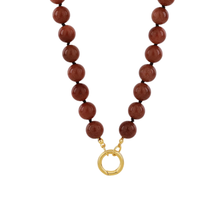 Collar con broche frontal y beads redondos de piedras naturales