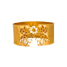 Cuff con diseño floral y diamantes