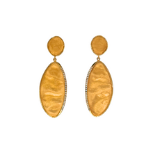 Aretes con óvalos colgantes con diamantes