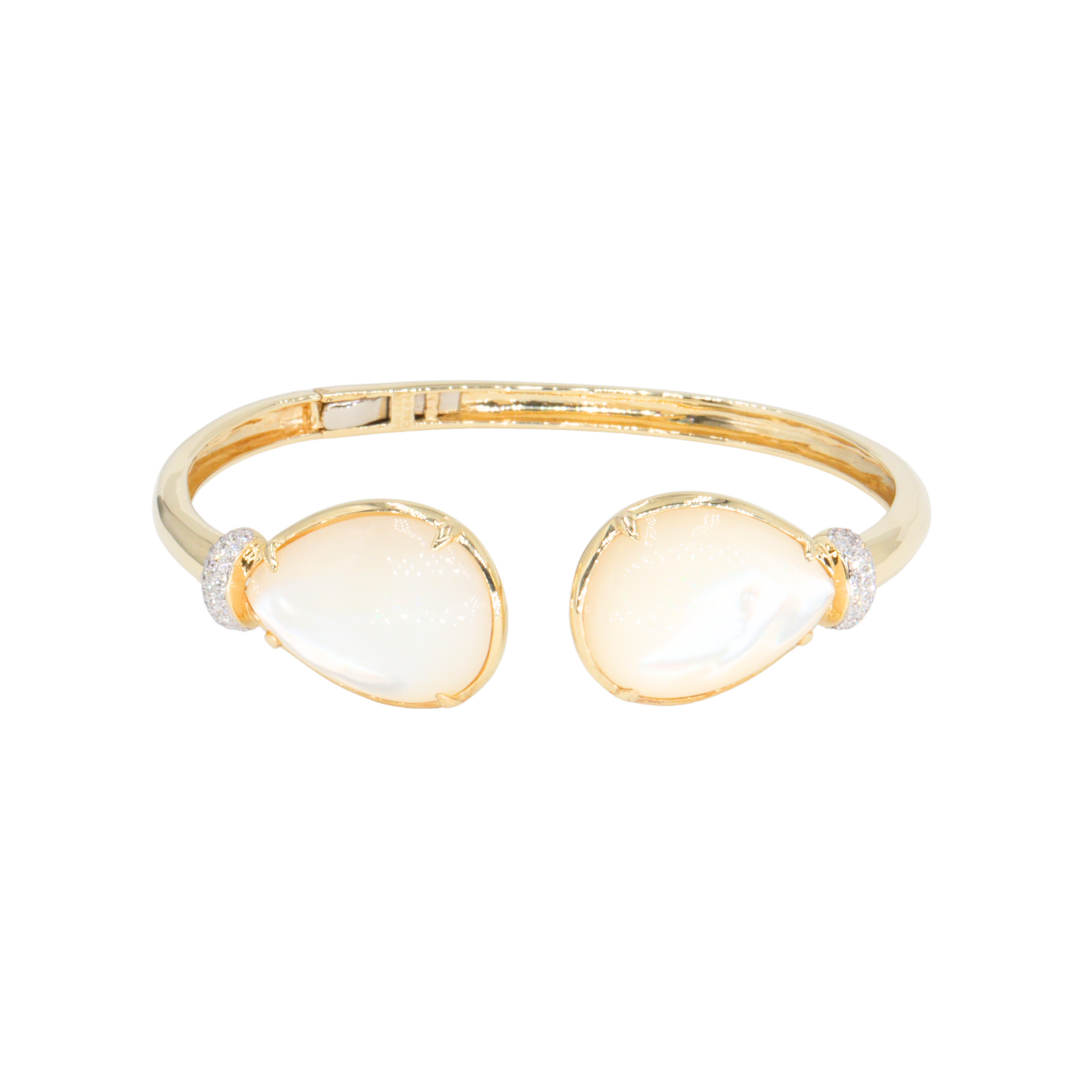 Cuff abierto con drops grandes de madre perla y diamantes en paveé