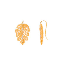 Aretes con diseño de hojas