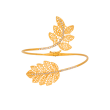 Cuff con diseño de hojas