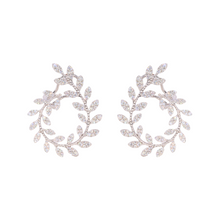 Aretes grandes con hojas de diamantes