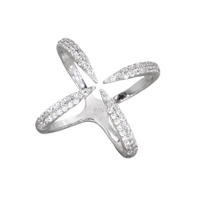 Anillo estilo claw cruzado con circonias