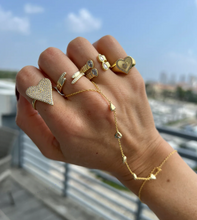 Handchain con Puffy Hearts