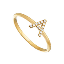 Anillo de oro amarillo 14k con letra en diamantes