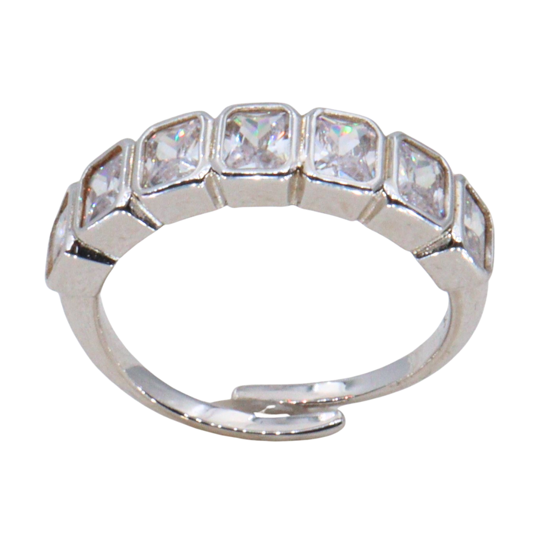 Anillo con emerald cut circonias