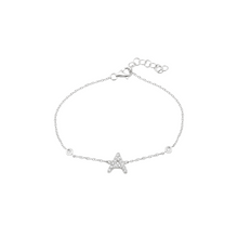 Pulsera con letra de diamantes