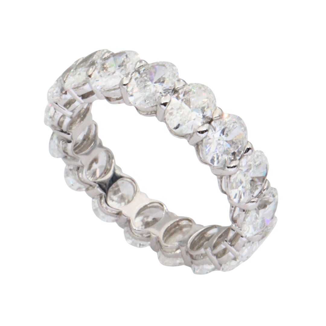 Oval Eternity con diamantes LAB