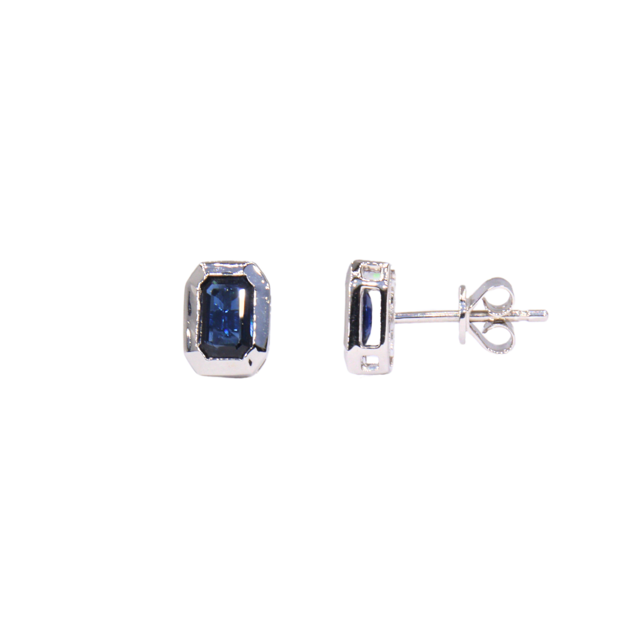 Studs de zafiros en corte emerald