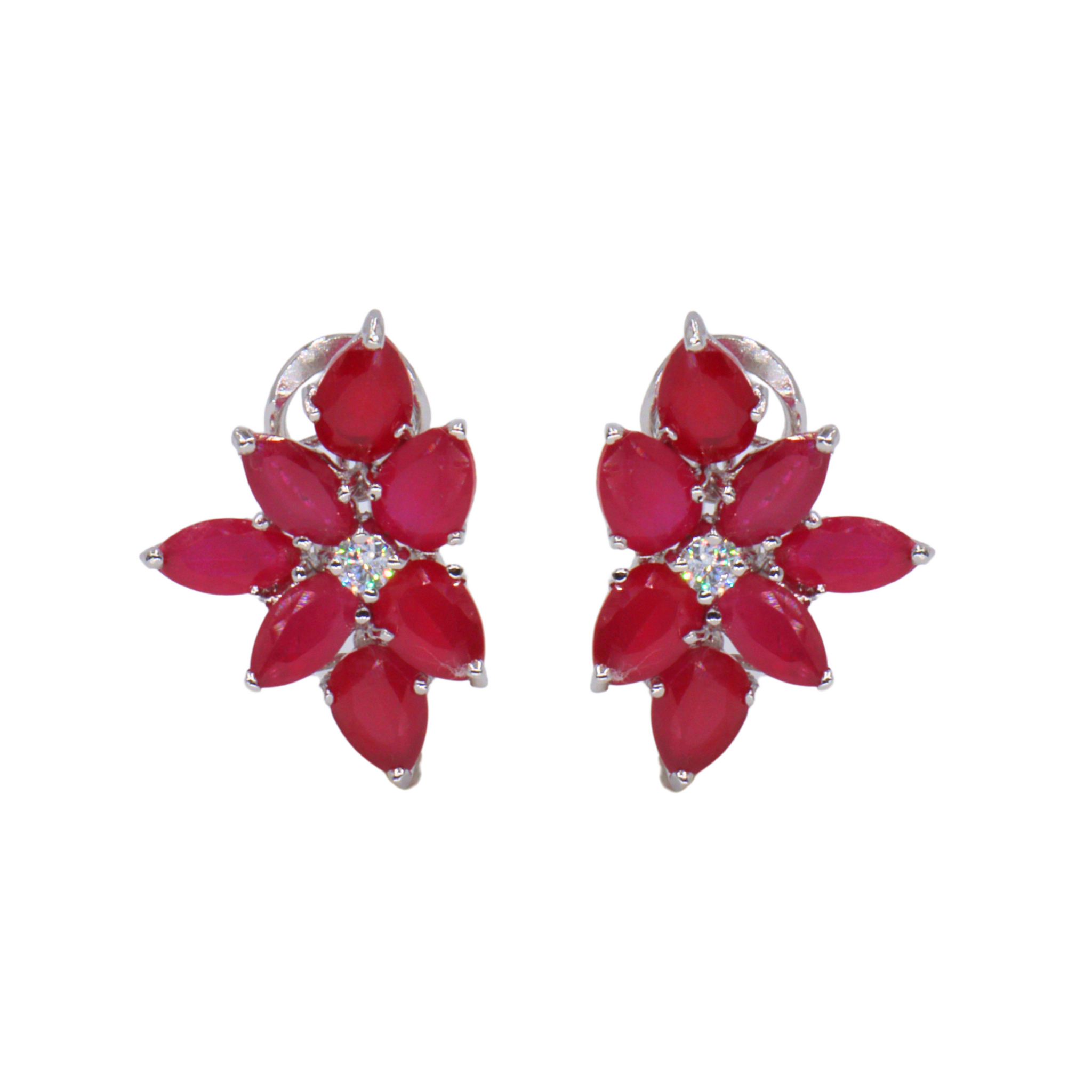Aretes con clusters de circonias rojas en corte marquise