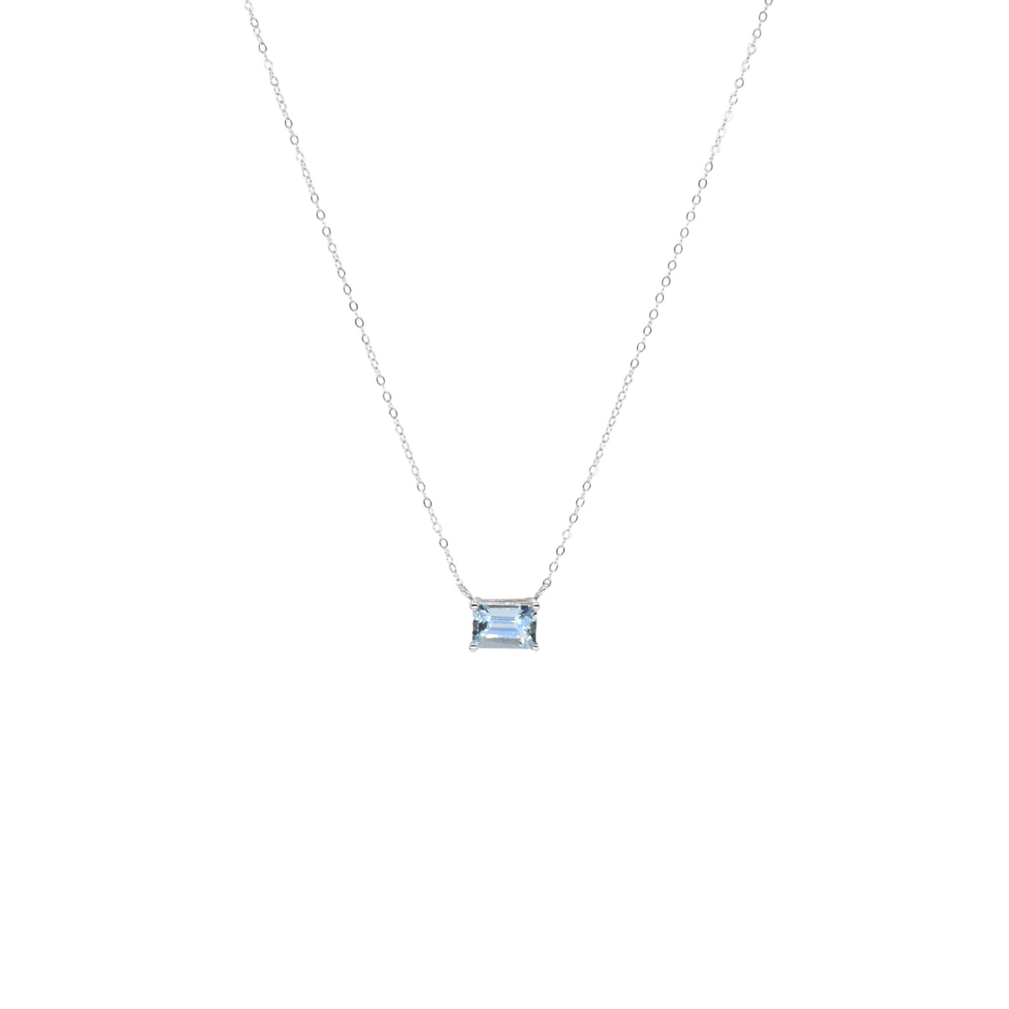 Collar con aguamarina en corte emerald