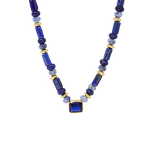 Collar de beads con piedra central