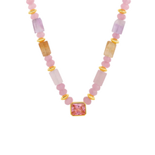 Collar de beads con piedra central