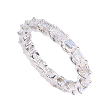 Eternity con diamantes LAB en corte emerald