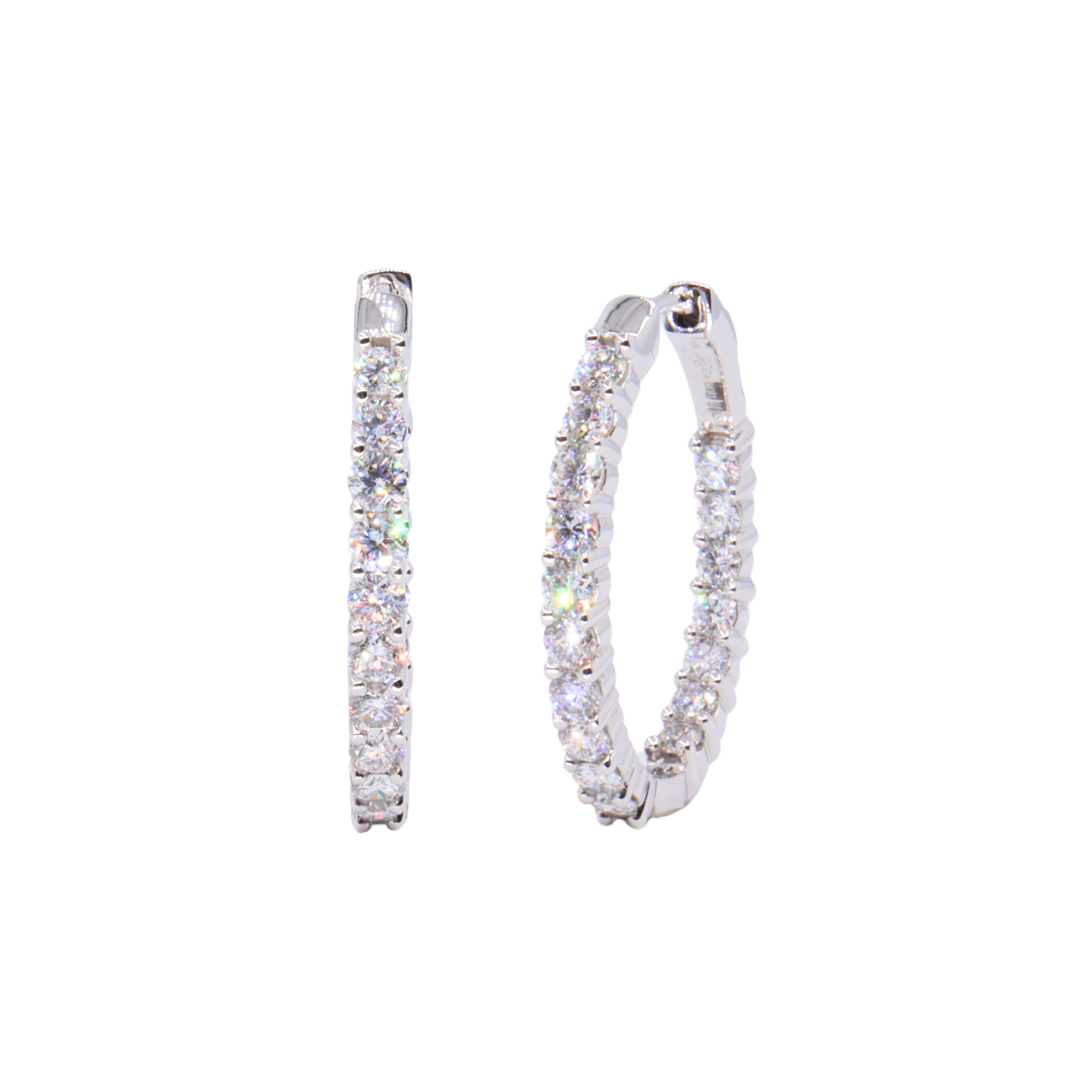 Argollas ovaladas con diamantes LAB