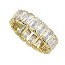 Anillo con circonias emerald cut