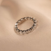 Eternity con diamantes LAB en corte emerald