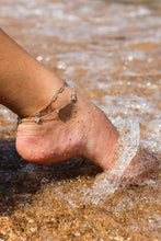 Tobillera con clovers de madre perla