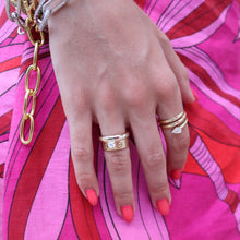 Anillo wrap around con drop
