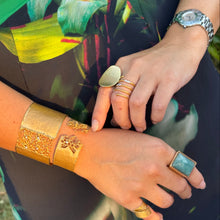 Anillo statement con cuarzo verde