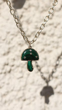 Dije  de hongo en malaquita  y diamantes