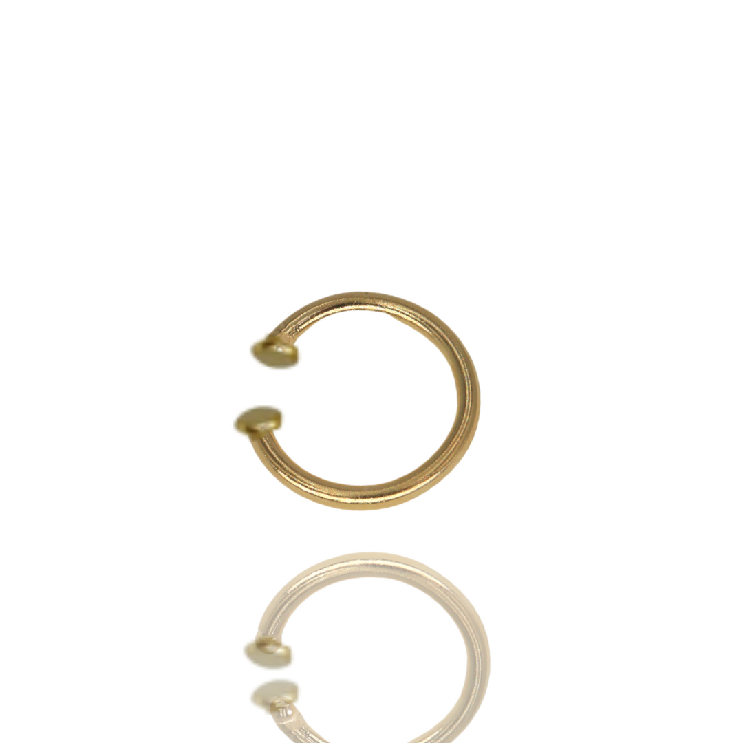 Earcuff plain con baño en oro 18k / Rodio