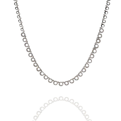 Collar de oro blancos con detalle de círculos con diamantes 0.63CTS